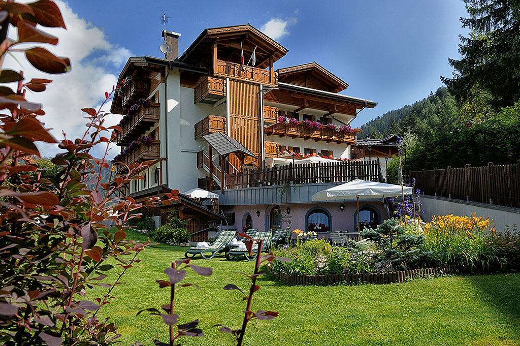 Hotel Gianna Мадонна-ді-Кампільйо Екстер'єр фото