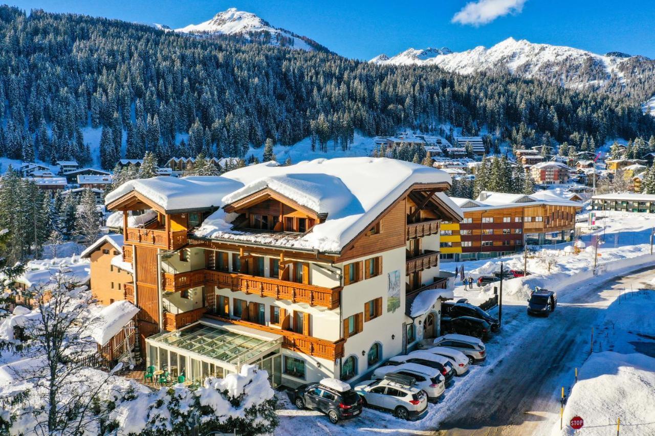 Hotel Gianna Мадонна-ді-Кампільйо Екстер'єр фото