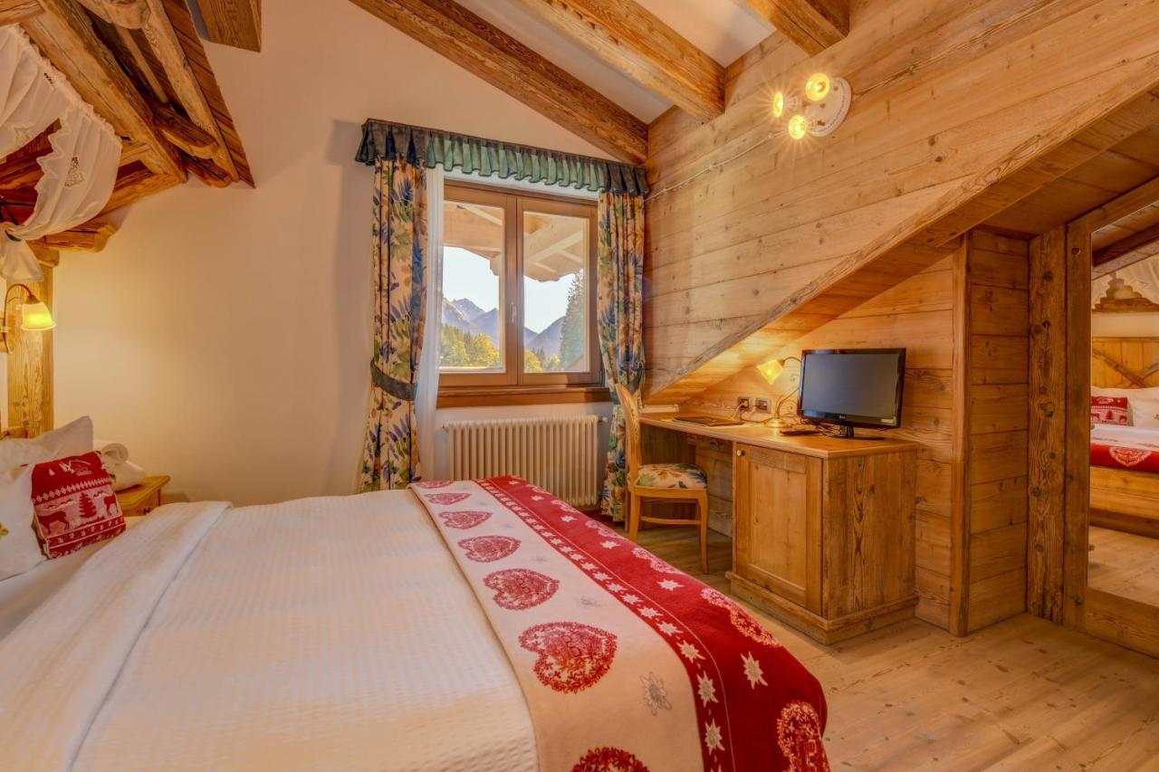 Hotel Gianna Мадонна-ді-Кампільйо Екстер'єр фото