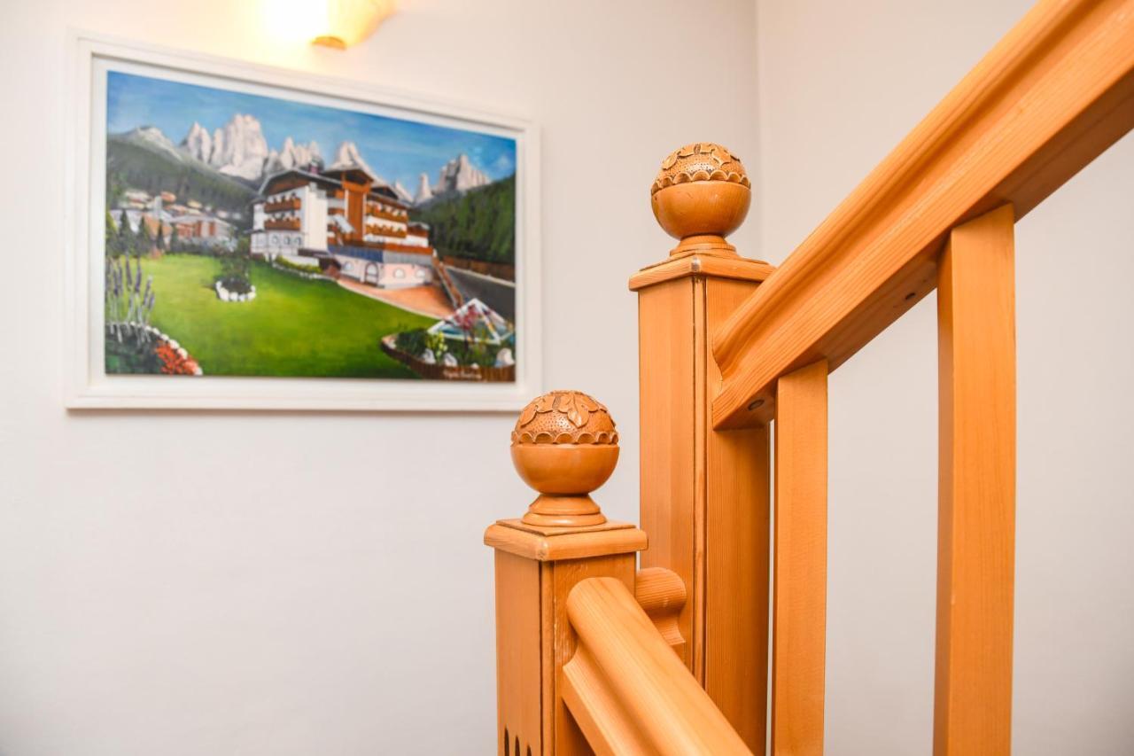 Hotel Gianna Мадонна-ді-Кампільйо Екстер'єр фото